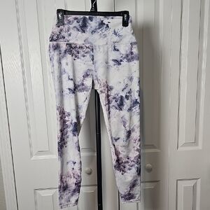 Smoky Gray Patterned Athletic Legging Womens Size Medium Cropped Leg